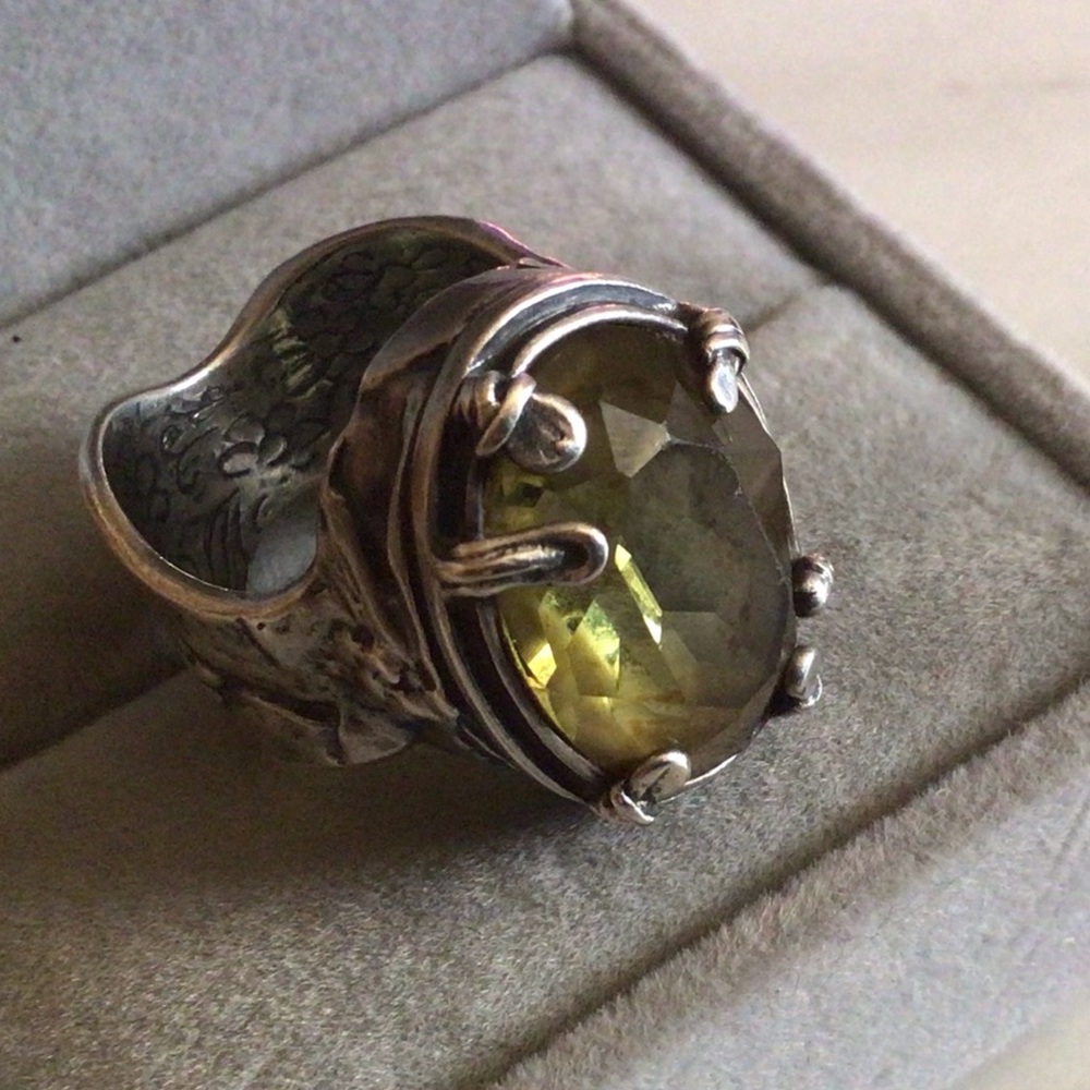 RETIRED SILPADA ANTIQUE SILVER ETCHED STERLING LARGE OLIVE CRYSTAL RING -SZ  8.5